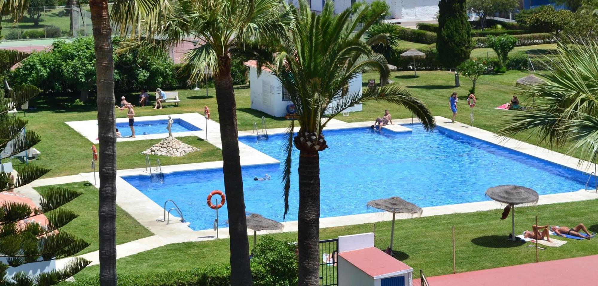 Spacious 1 Bedroom Apartment, Beach Front, Torrox Costa Exterior photo