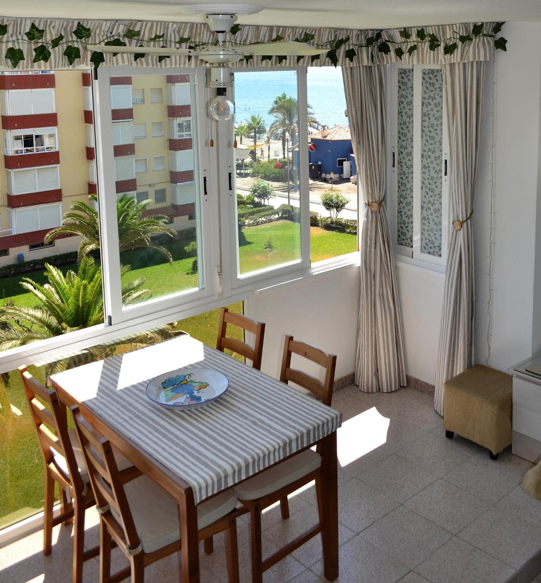 Spacious 1 Bedroom Apartment, Beach Front, Torrox Costa Exterior photo