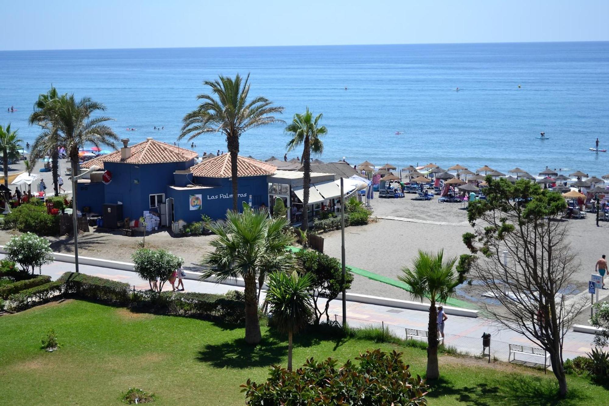Spacious 1 Bedroom Apartment, Beach Front, Torrox Costa Exterior photo