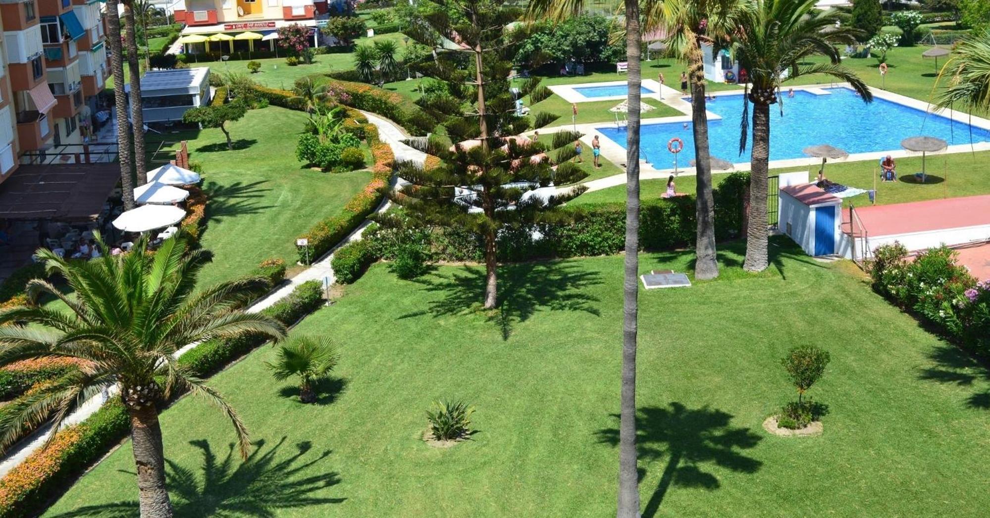 Spacious 1 Bedroom Apartment, Beach Front, Torrox Costa Exterior photo