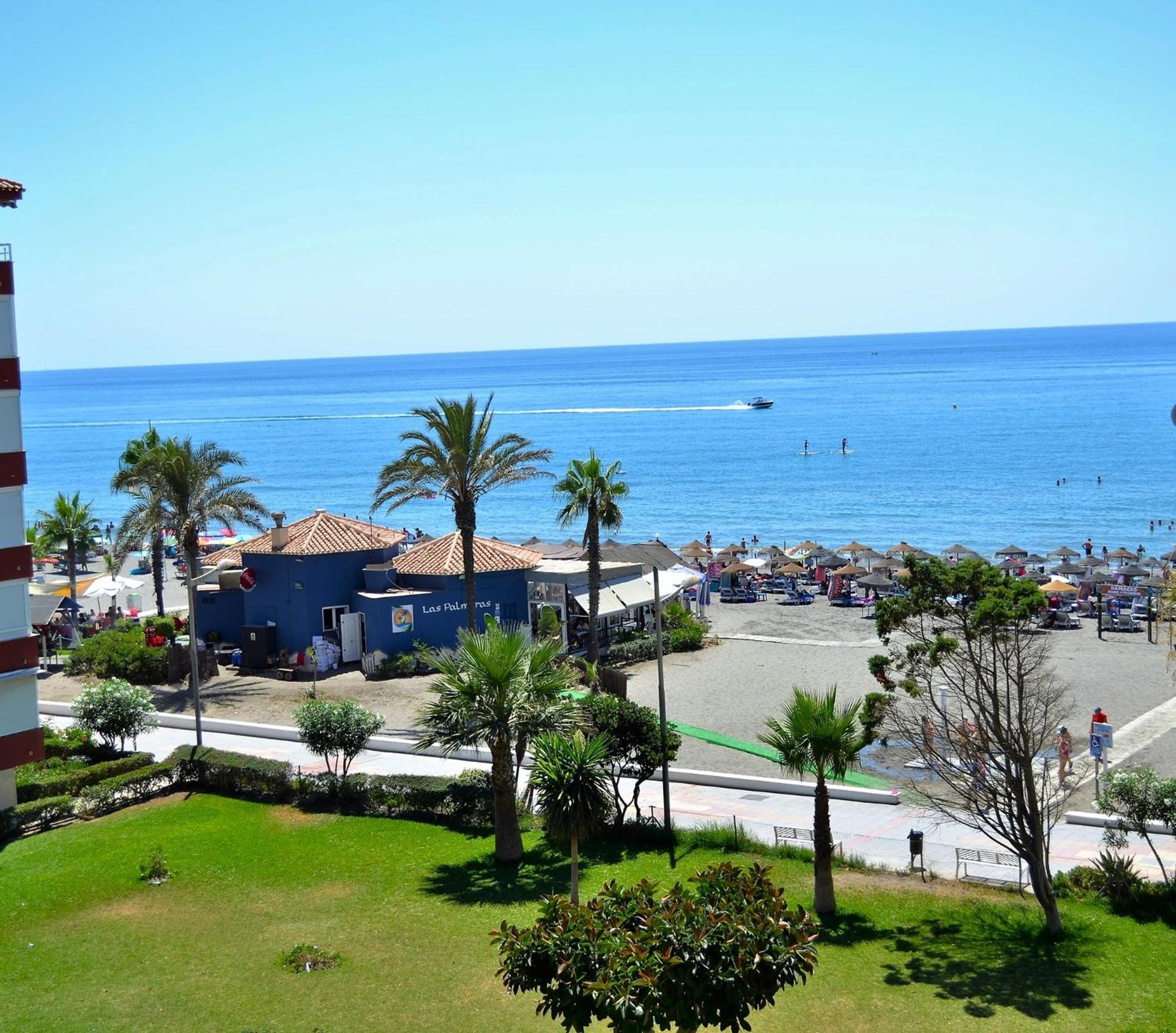 Spacious 1 Bedroom Apartment, Beach Front, Torrox Costa Exterior photo